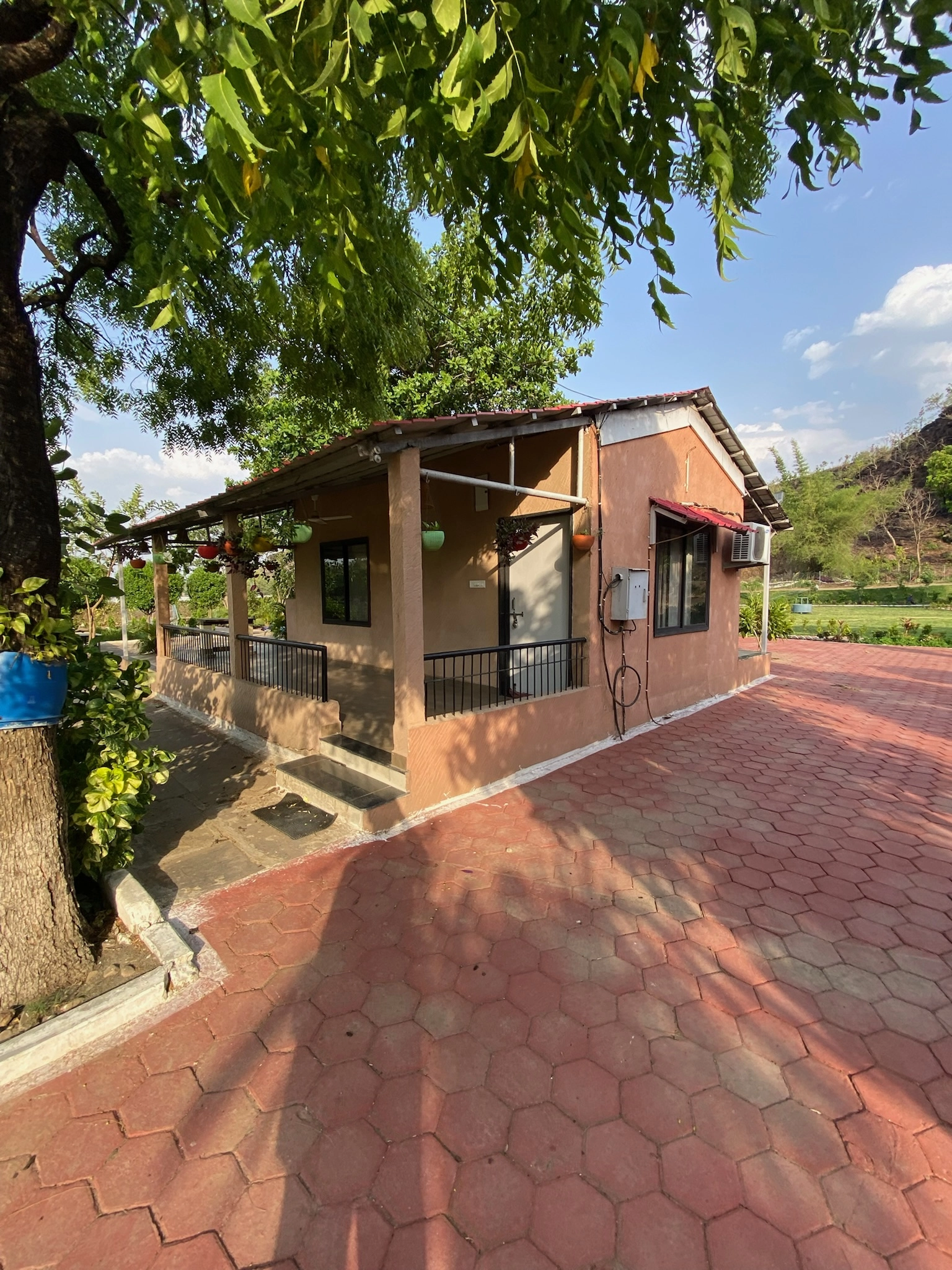 Modern Resort - Image 15 of 108